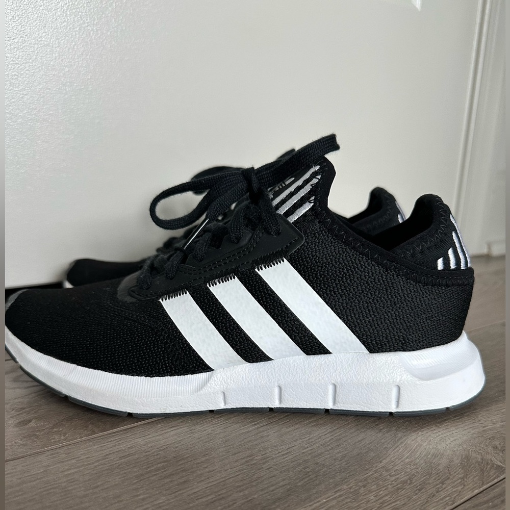 Adidas Woman’s Black Swift Essential Sneakers, size 6.5